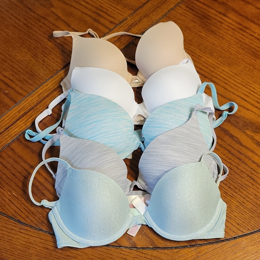 5 VS Pink bras